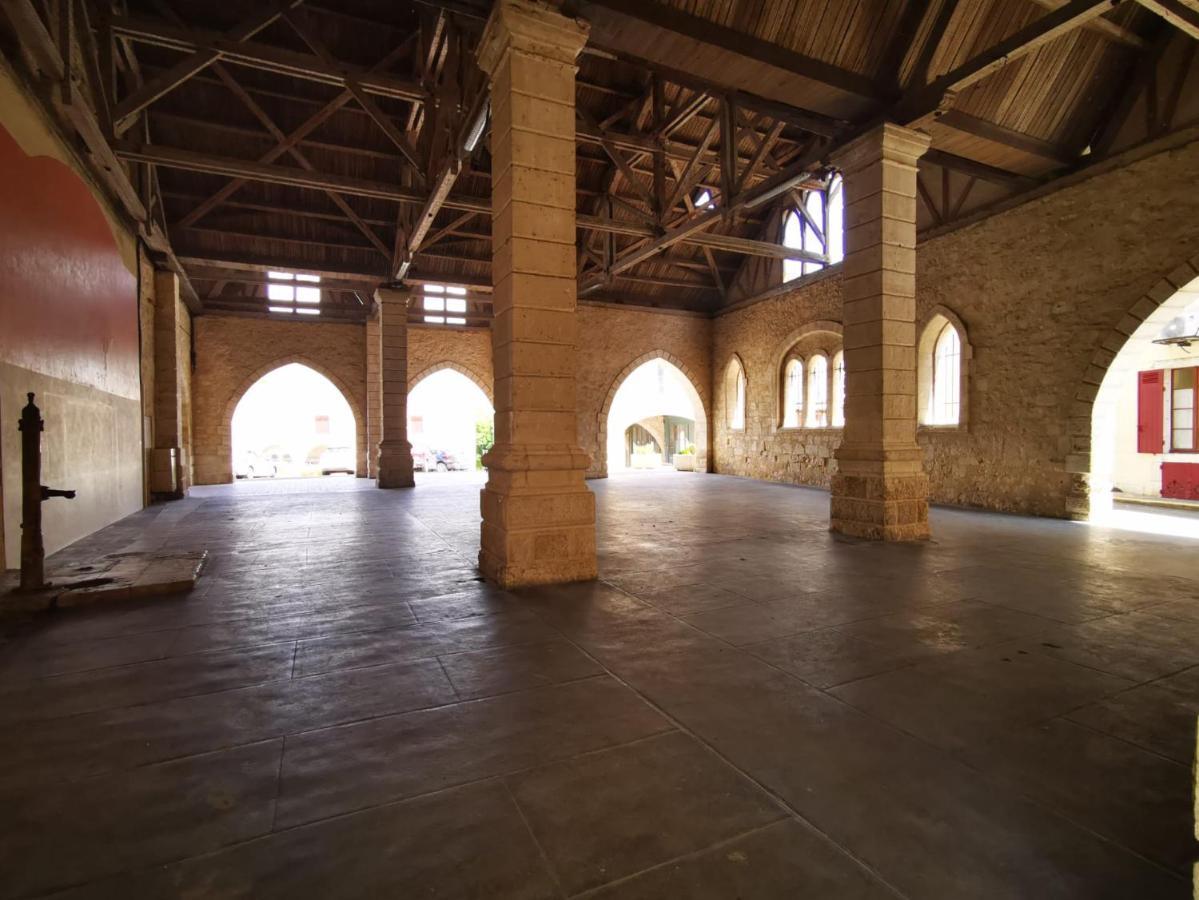 مبيت وإفطار Saint-Sylvestre-sur-Lot Le Coq En Repos المظهر الخارجي الصورة